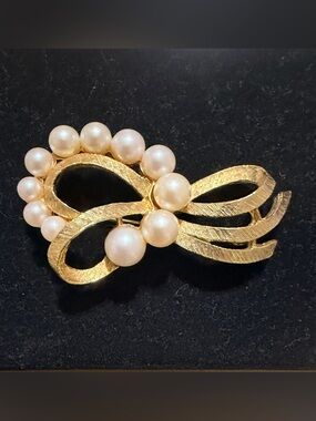 Gold-Tone Pearl Accent Bow Brooch - Women's Jewelry